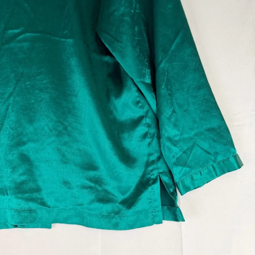 VICTORIA’S SECRET Women’s Size M Pajama Top Shirt VINTAGE Button Close Green